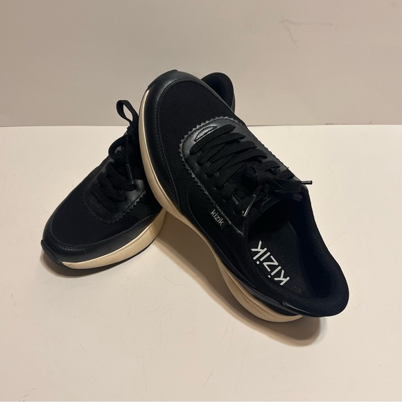 Kizik Shoes - Kizik Paris Women's Size 7 Black/Pristine Leather Hands-Free Sneakers
